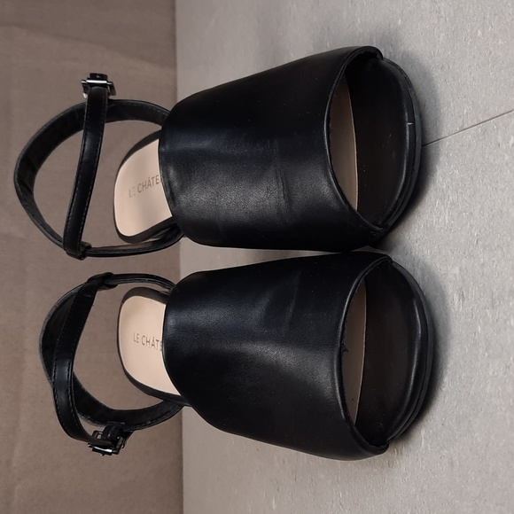Le Chateau black chunky faux leather heeled sandal dress shoes, size 38 (7.5 US) - Picture 3 of 8
